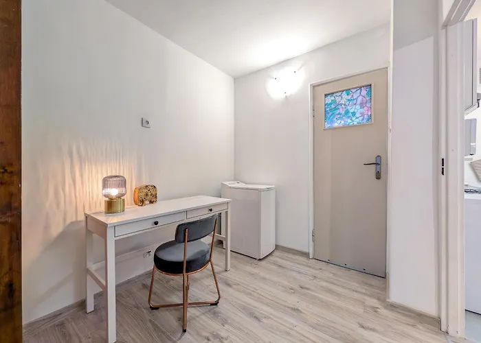 Powstancow Slaskich Homely By Bookinghost Appartamento *